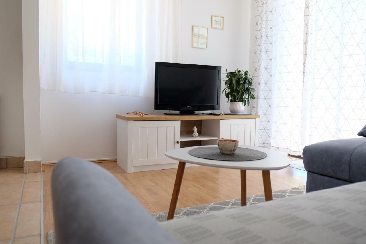 Galboka Nine Apartment Nerezine Ngoại thất bức ảnh
